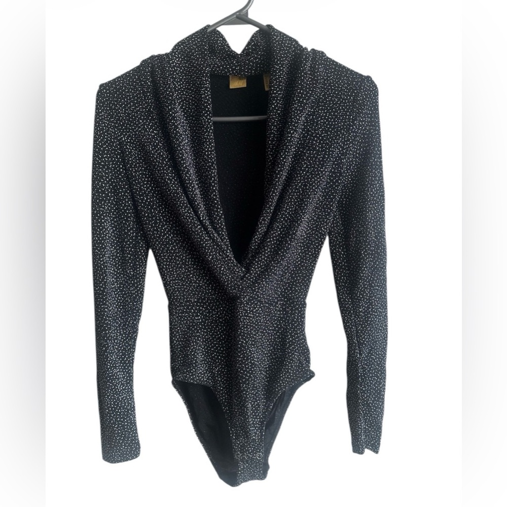 H&M Gold Label Black & White Long-Sleeved Draped V-Neck Sparkle Bodysuit Sz 2
